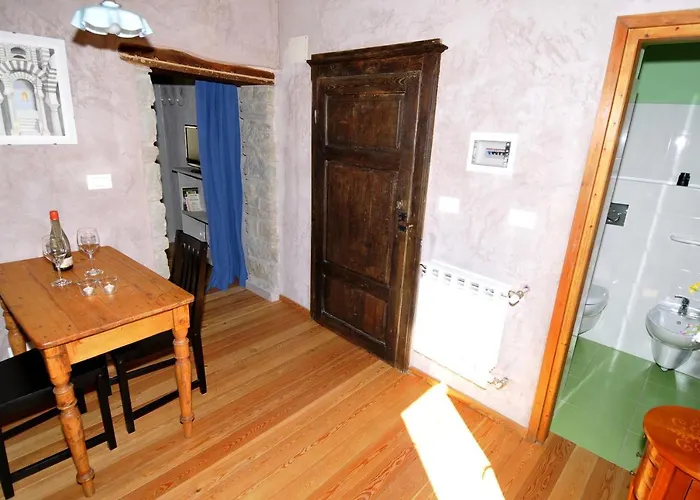 Borgo Massovrana Castel di Casio